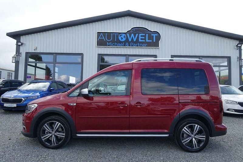 Rot Gebraucht 2018 VW Caddy Van / Kleinbus | 24.880 € (Etwas zu teuer) - Bild 1/4