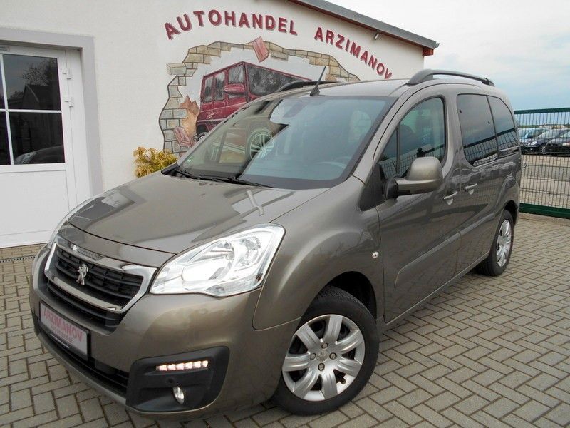 Nocciola metallic Gebraucht 2017 Peugeot Partner Allure Van / Kleinbus | 14.399 € (Fairer Preis) - Bild 1/4
