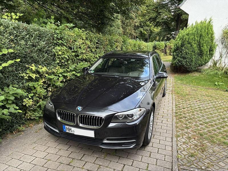 Grau Gebraucht 2014 BMW 520 Kombi | 12.500 € (Fairer Preis) - Bild 1/4