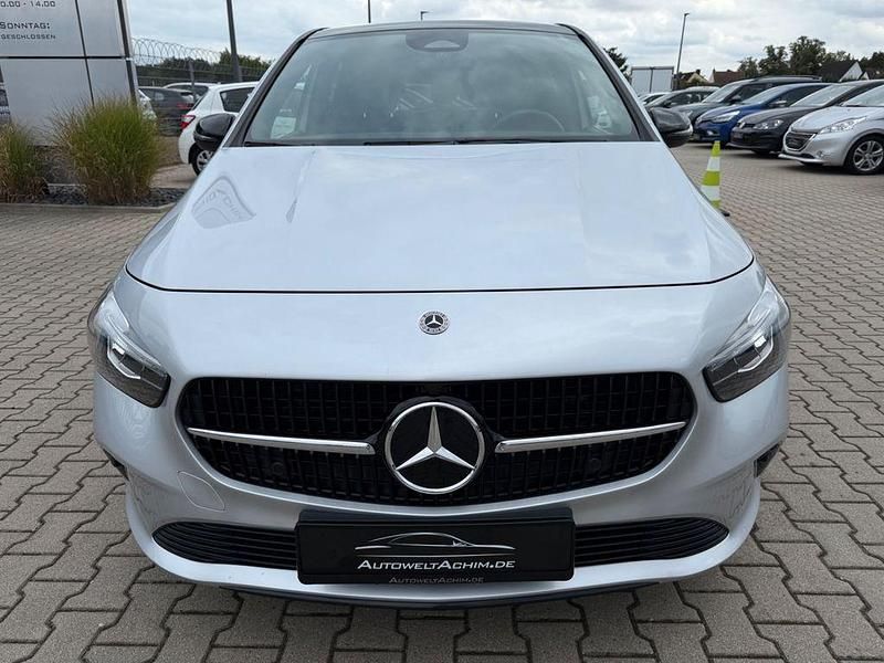 Gebraucht Mercedes B250 224 PS (164 kW) 2023 Iridiumsilber Van / Kleinbus