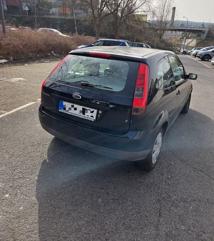 Gebraucht Ford Fiesta 80 PS (58 kW) 2004 Blau Kleinwagen