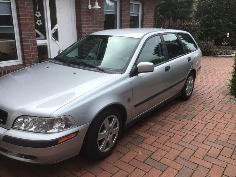 Gebraucht 2003 Volvo V40 Kombi | 590 € (Fairer Preis) - Bild 1/4