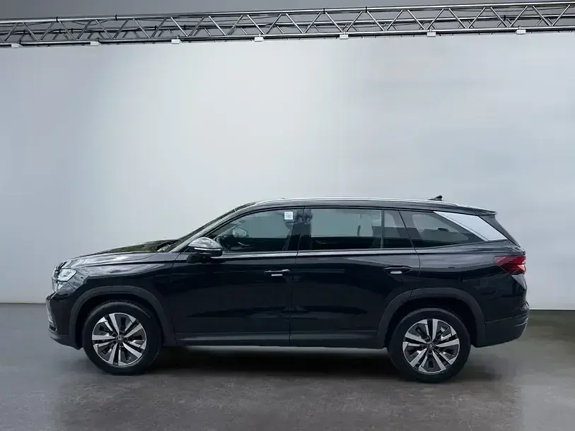 Neu Skoda Kodiaq Selection 150 PS (110 kW) 2026 Schwarzmagic perleffekt SUV