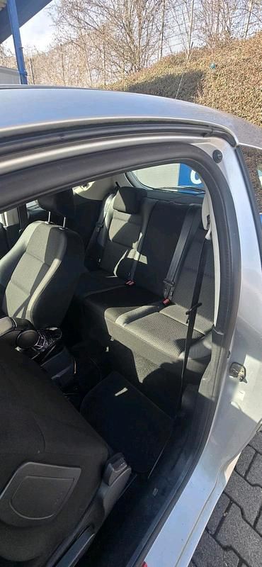 Gebraucht Peugeot 207 74 PS (54 kW) 2011 Grau Kleinwagen