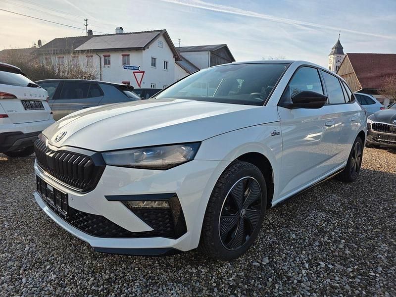 Weiß Neu 2025 Skoda Scala Monte Carlo Kleinwagen | 26.990 € (Etwas zu teuer) - Bild 1/4