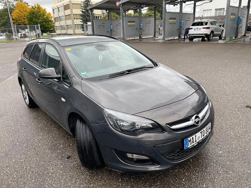 Grau Gebraucht 2015 Opel Astra Eco Kombi | 8.900 € (Fairer Preis) - Bild 1/4