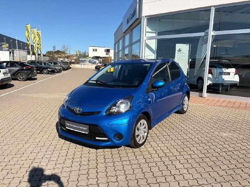 Gebraucht Toyota Aygo Connect Style 68 PS (50 kW) 2012 Blau Kleinwagen