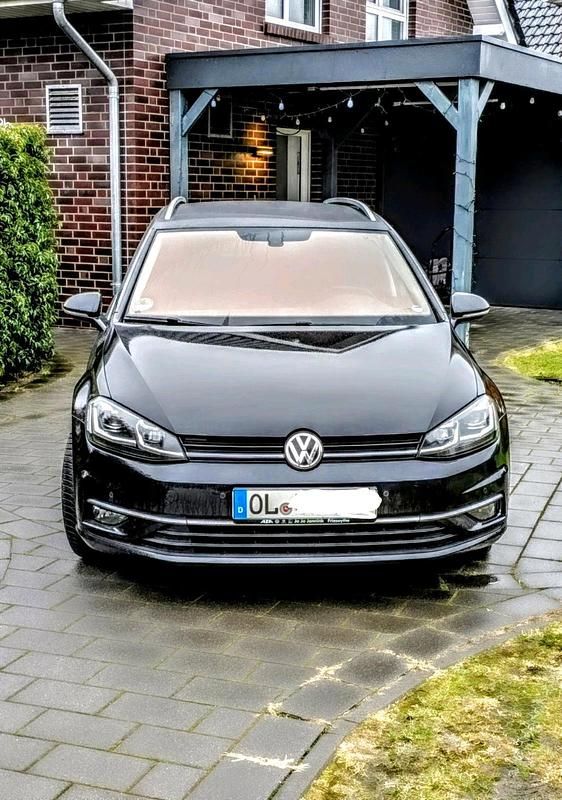Schwarz Gebraucht 2018 VW Golf VII Kombi | 15.940 € (Fairer Preis) - Bild 1/4