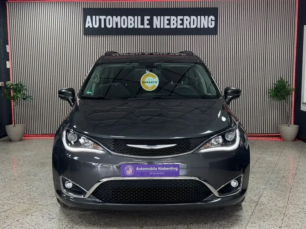 Usata Chrysler Pacifica 291 CV (214 kW) 2018 Grigio Monovolume