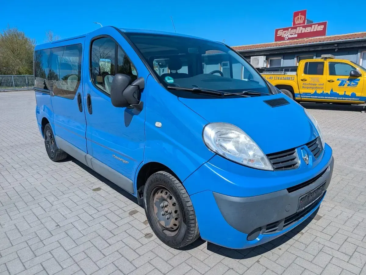 Usata Renault Trafic Expression 114 CV (83 kW) 2012 Blu Monovolume