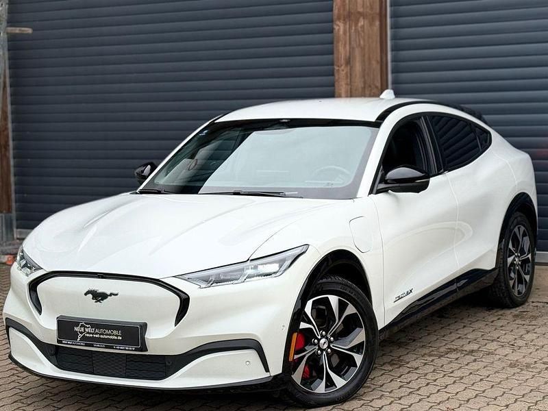 Weiß Gebraucht 2022 Ford Mustang Mach-E SUV | 33.900 € (Superpreis) - Bild 1/4