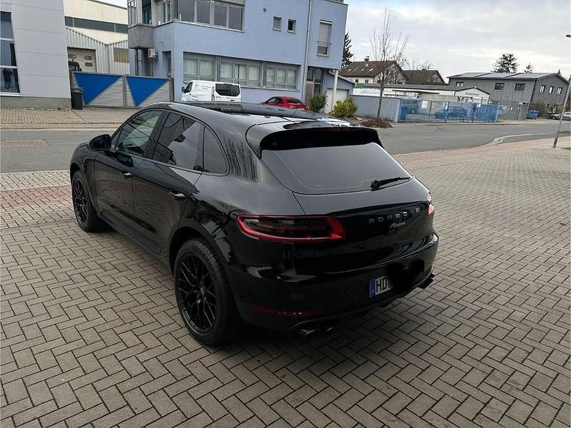 Second-hand Porsche Macan 252 CP (185 kW) 2018 Negru SUV