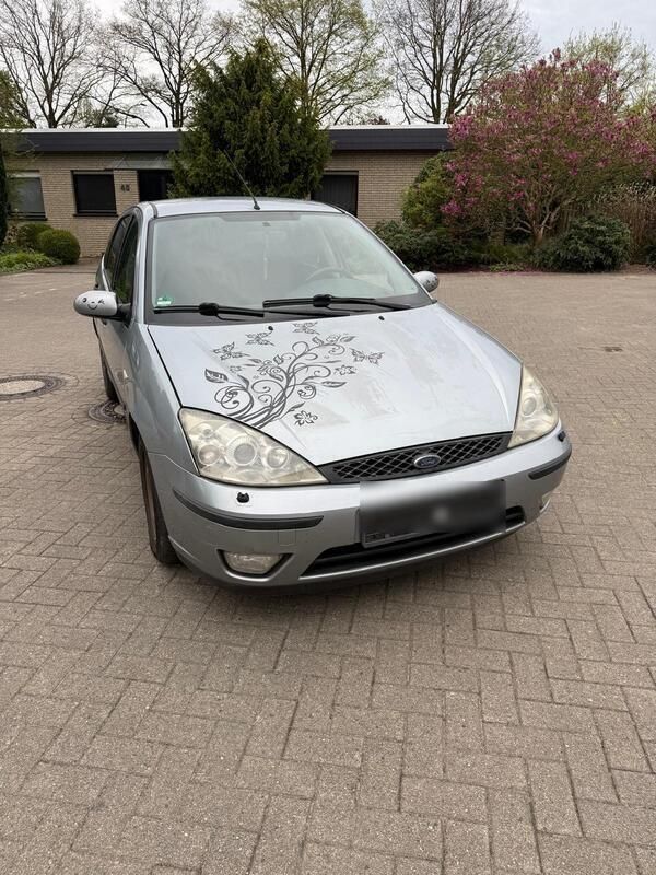 Silber Gebraucht 2004 Ford Focus Kleinwagen | 300 € (Guter Preis) - Bild 1/4