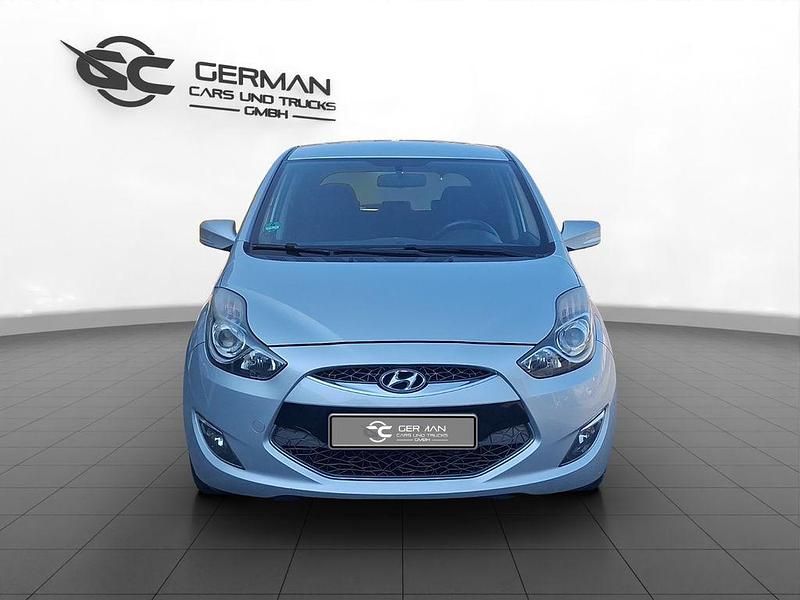 Gebraucht Hyundai ix20 77 PS (56 kW) 2011 Silber Kleinwagen