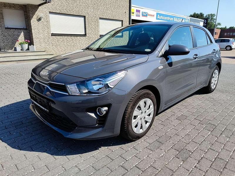 Grau Gebraucht 2023 Kia Rio Edition 7 Kleinwagen | 13.990 € (Fairer Preis) - Bild 1/4