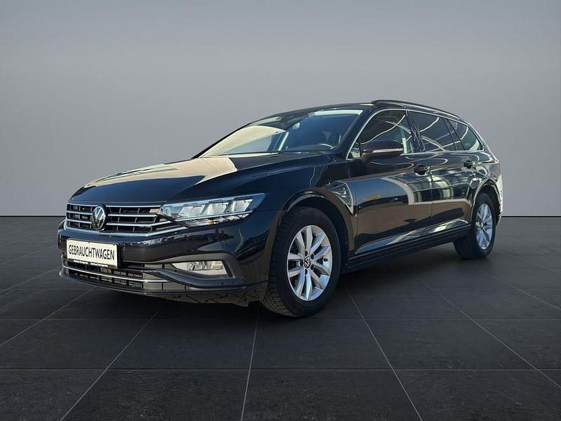 Gebraucht VW Passat 150 PS (110 kW) 2022 Schwarz Kombi