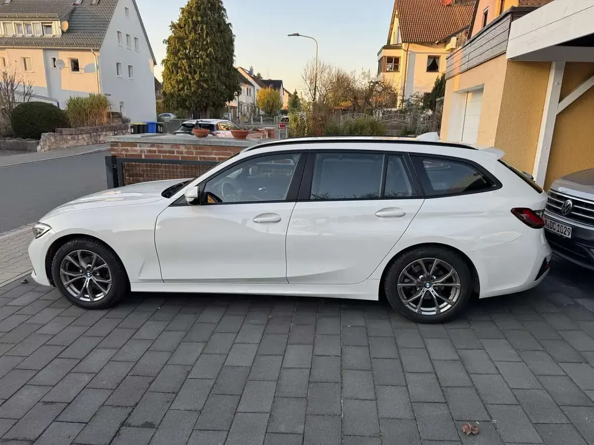 Gebraucht BMW 318 150 PS (110 kW) 2022 Weiß Kombi
