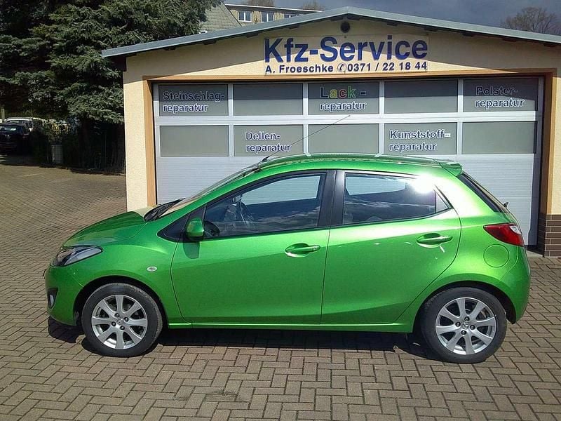 Second-hand Mazda 2 Active 84 CP (61 kW) 2011 Verde Hatchback