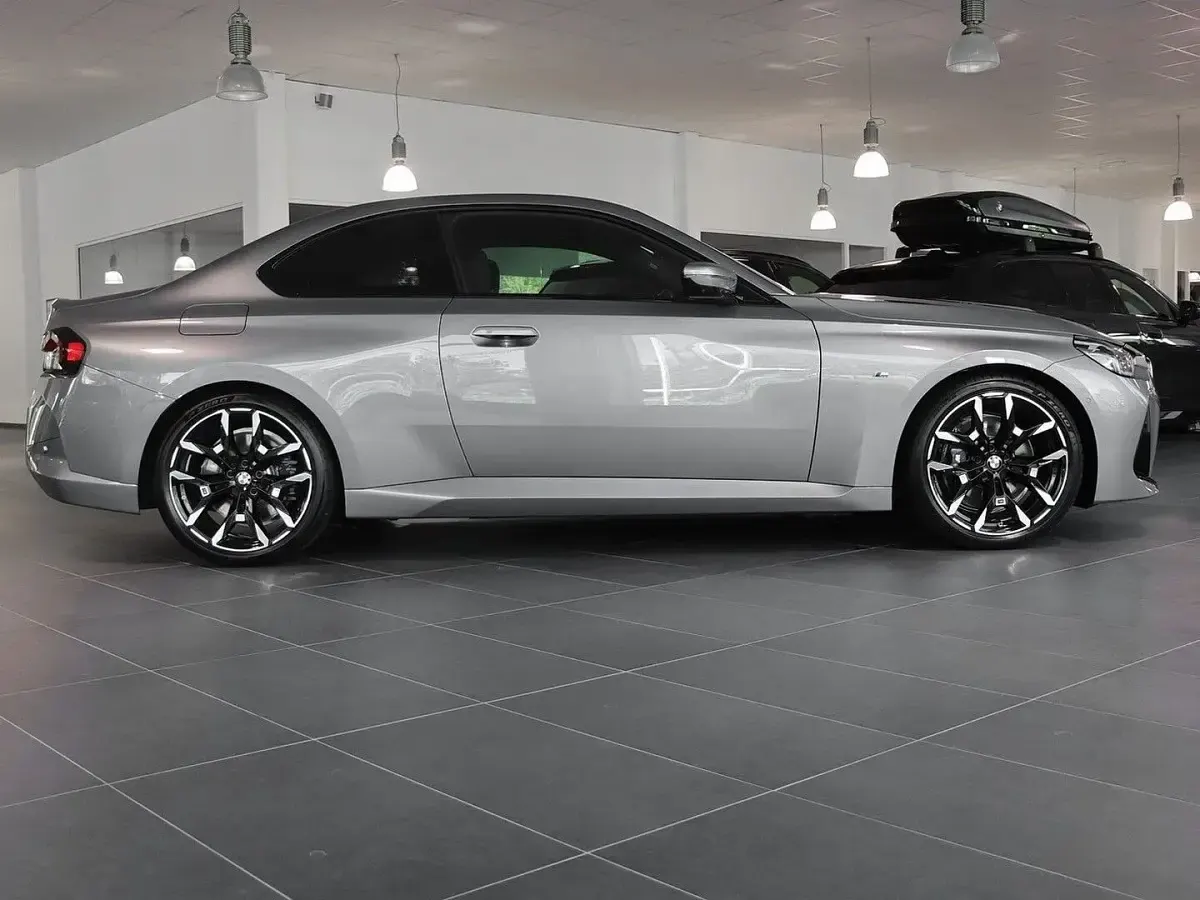Neu BMW 220 Efficient Dynamics 190 PS (139 kW) 2026 Skyscraper grau Coupé