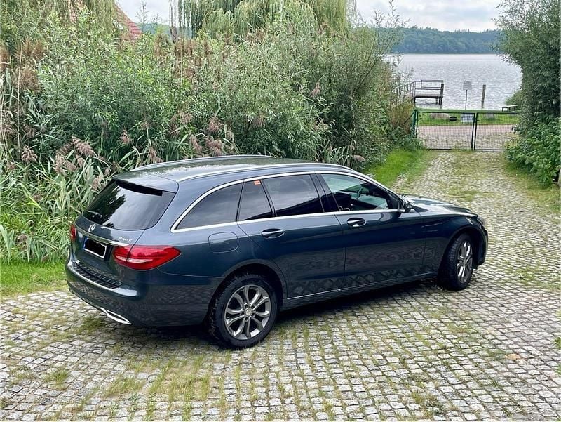 Grau Gebraucht 2015 Mercedes C220 Avantgarde Kombi | 17.900 € (Fairer Preis) - Bild 1/4