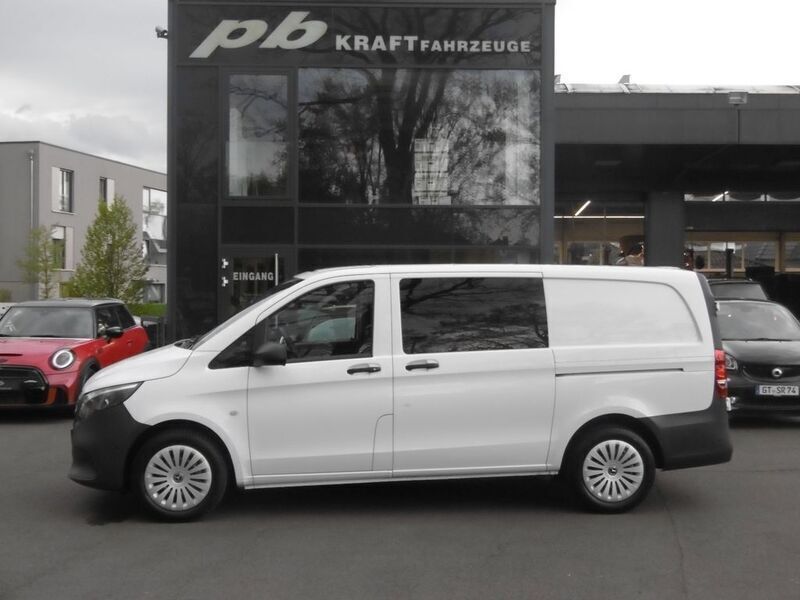 Arktikweiss Gebraucht 2025 Mercedes Vito Van / Kleinbus | 46.850 € - Bild 1/4