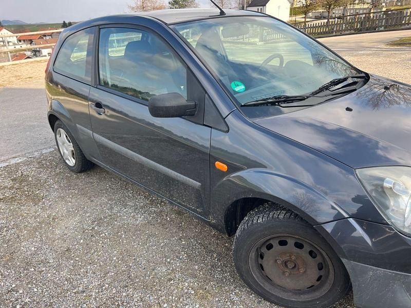 Gebraucht Ford Fiesta 60 PS (44 kW) 2006 Andere farben Kleinwagen