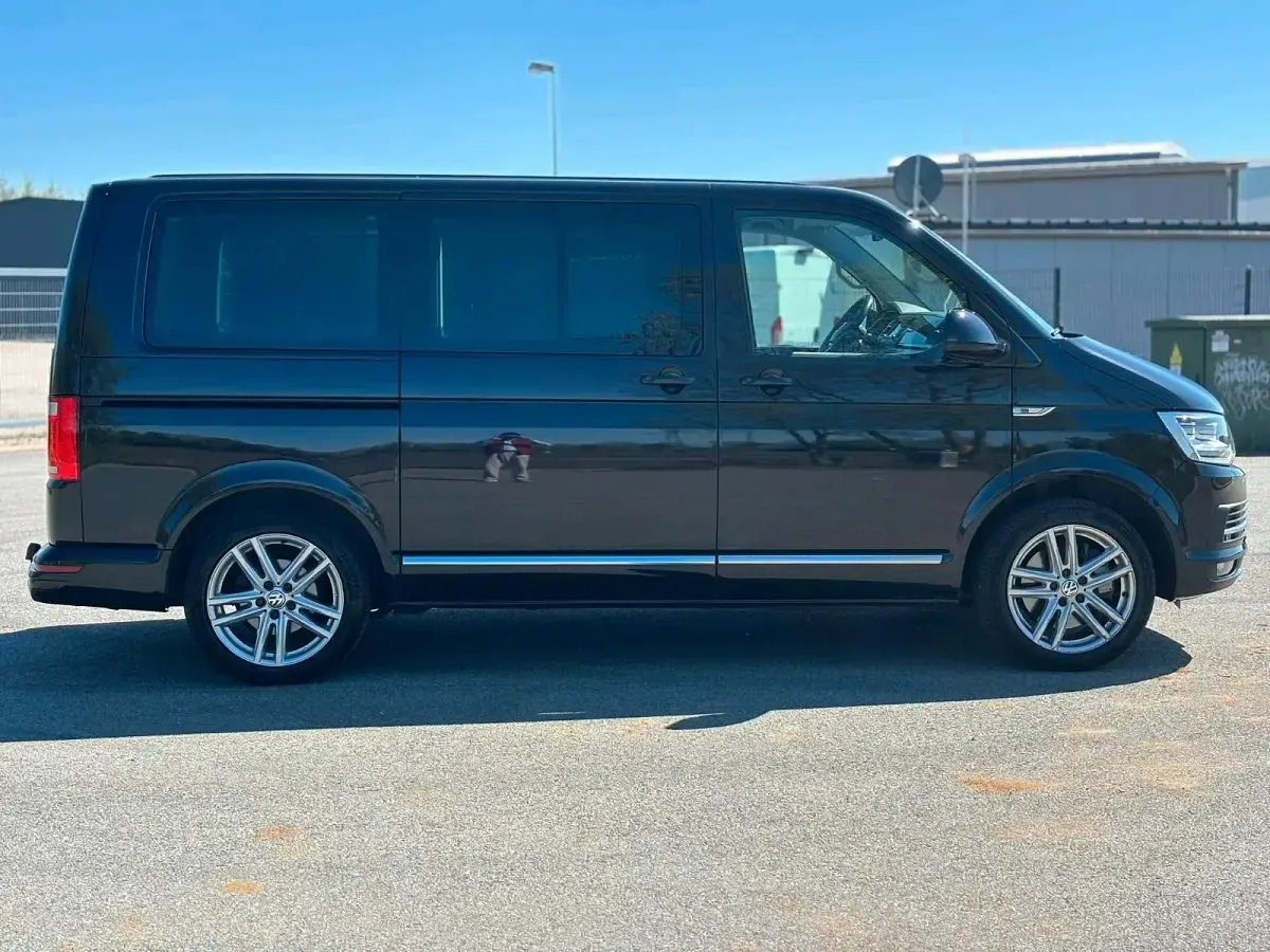 Second-hand VW T6 Highline 204 CP (150 kW) 2018 Negru Van