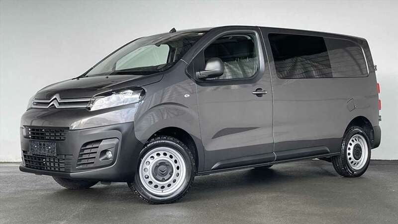 Grau Gebraucht 2024 Citroën Jumpy Van / Kleinbus | 27.970 € (Guter Preis) - Bild 1/4