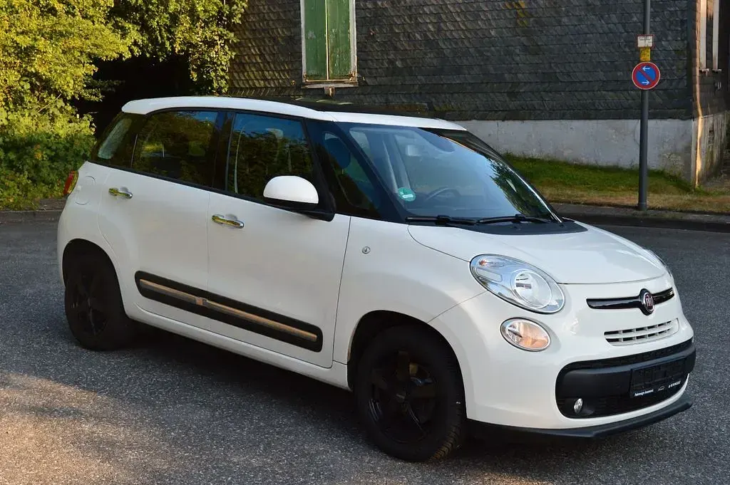 Gebraucht Fiat 500L Lounge 95 PS (69 kW) 2016 Weiß Van / Kleinbus