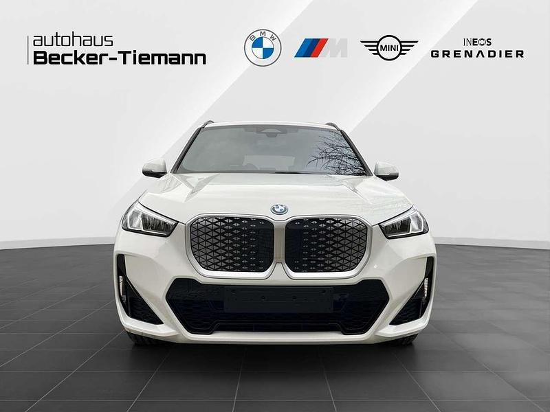 Gebraucht BMW iX1 Exclusive 230 kW (313 PS) 2025 Alpinweiß SUV