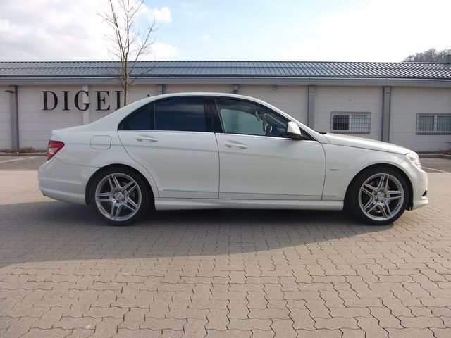 Gebraucht Mercedes C320 Avantgarde 305 PS (224 kW) 2007 Weiß Limousine