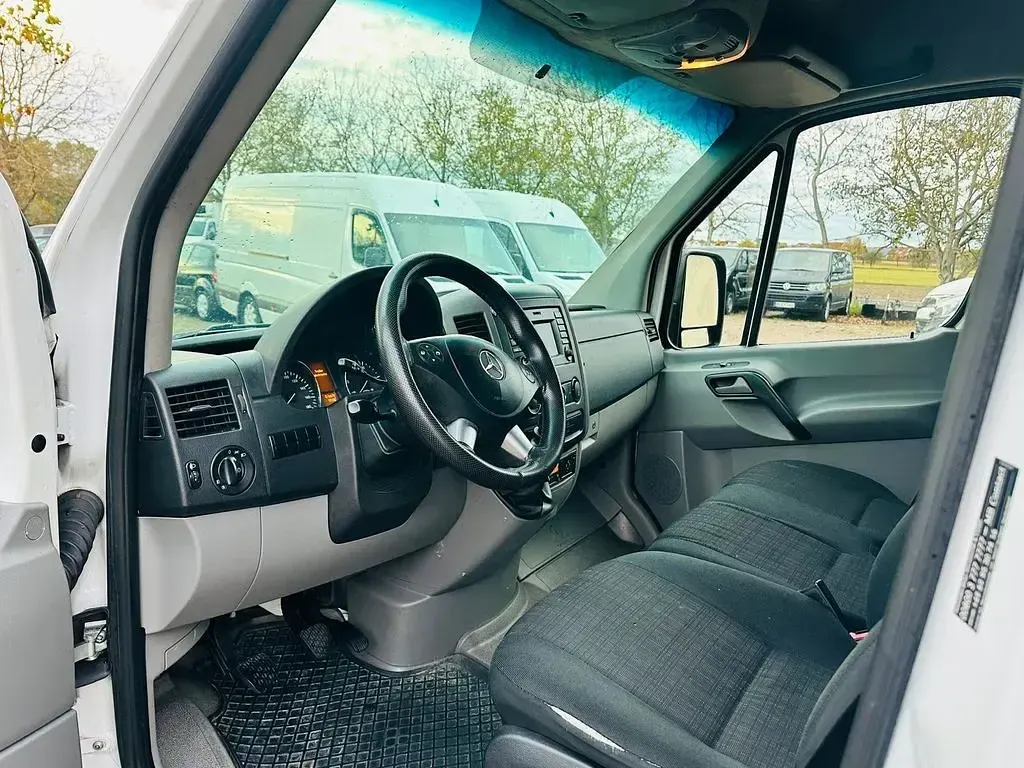 Używany Mercedes Sprinter 163 KM (119 kW) 2018 Biały Van