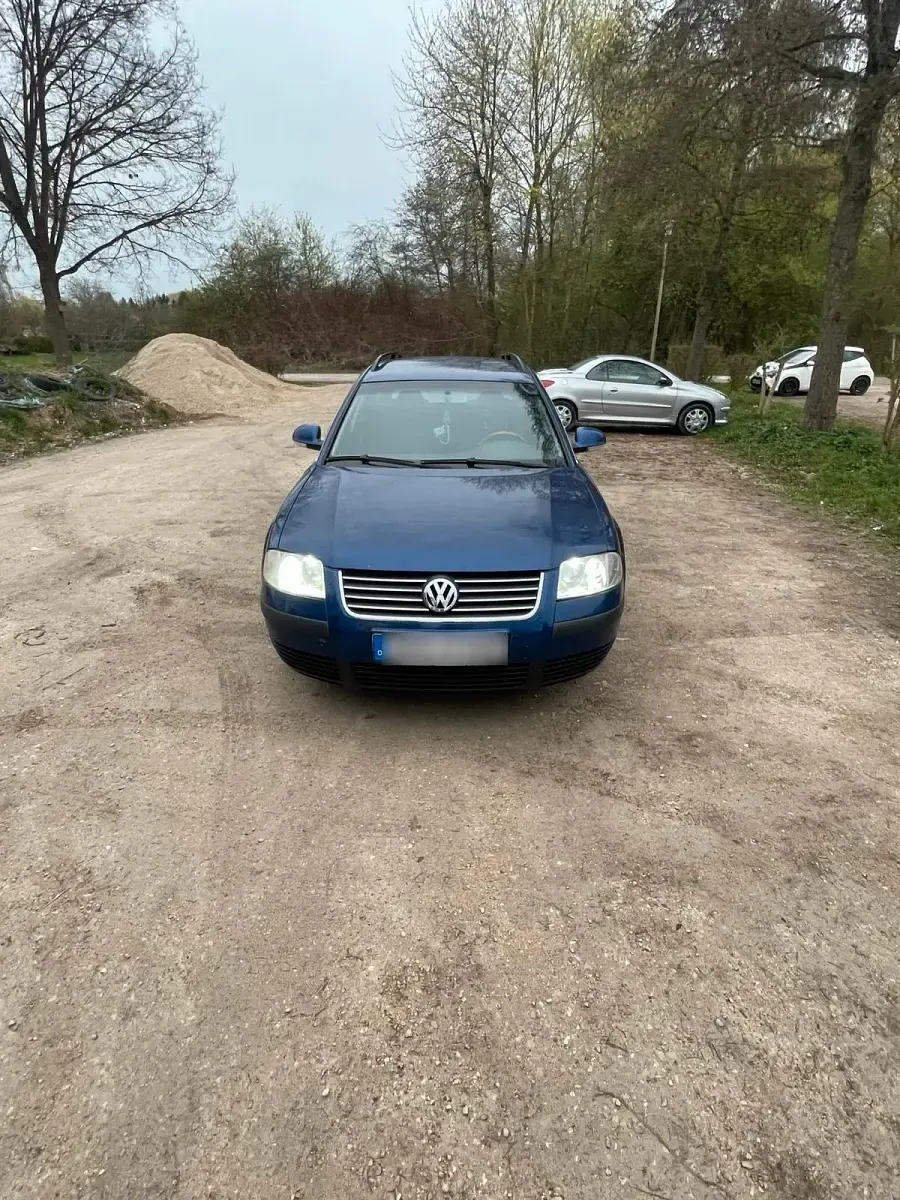 Second-hand VW Passat 131 CP (96 kW) 2004 Albastru Break
