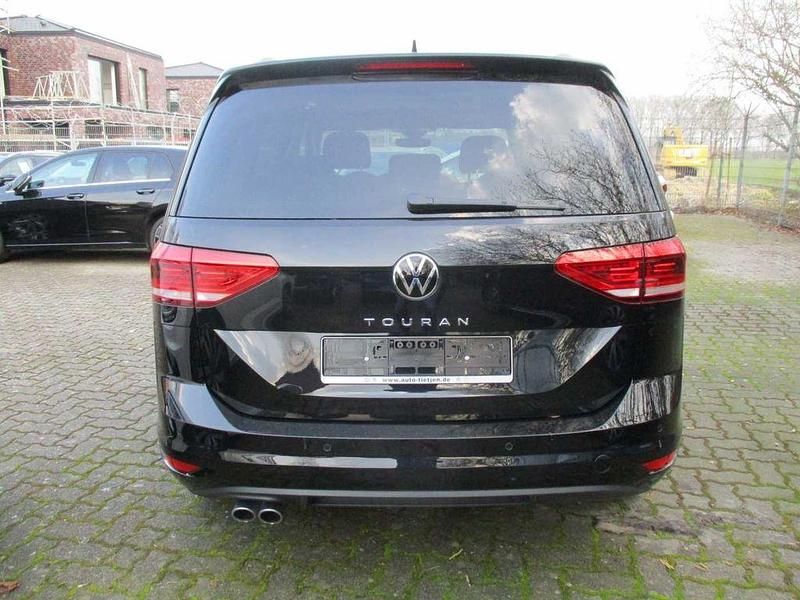 Gebraucht VW Touran Highline 150 PS (110 kW) 2025 Deepblack Van / Kleinbus