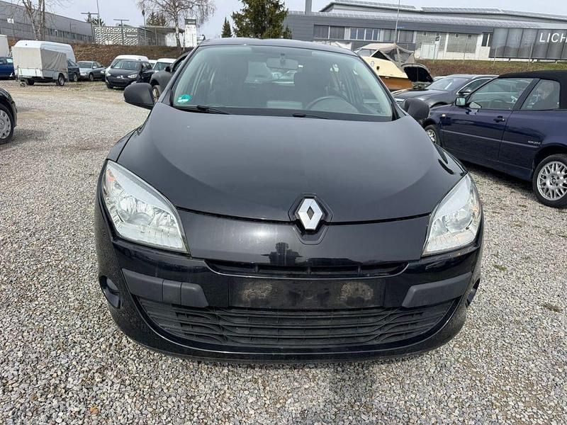 Gebraucht Renault Mégane 101 PS (74 kW) 2011 Schwarz Limousine
