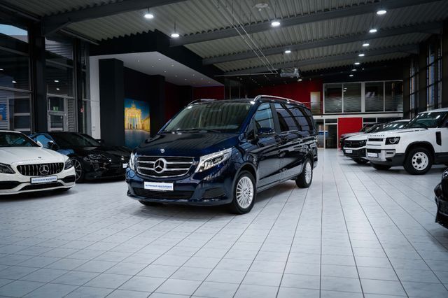 Cavansitblau metallic Gebraucht 2017 Mercedes V250 Sport Van / Kleinbus | 41.980 € (Superpreis) - Bild 1/4