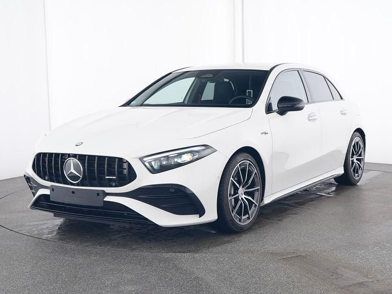 Weiß Gebraucht 2024 Mercedes A35 AMG AMG Limousine | 44.790 € (Fairer Preis) - Bild 1/4