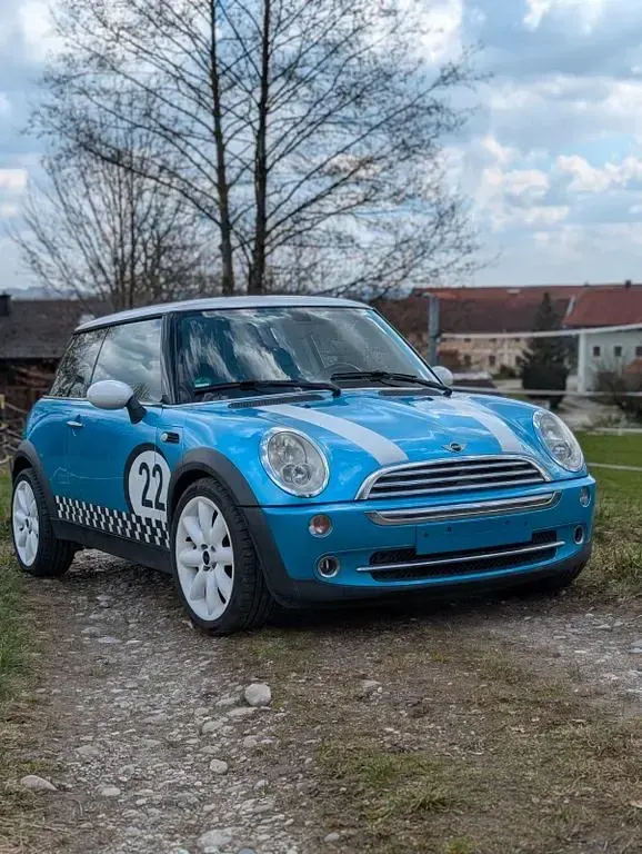Używany Mini Cooper 116 KM (85 kW) 2005 Niebieski Hatchback