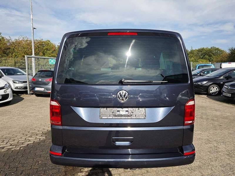 Second-hand VW Multivan 150 CP (110 kW) 2018 Albastru Monovolum
