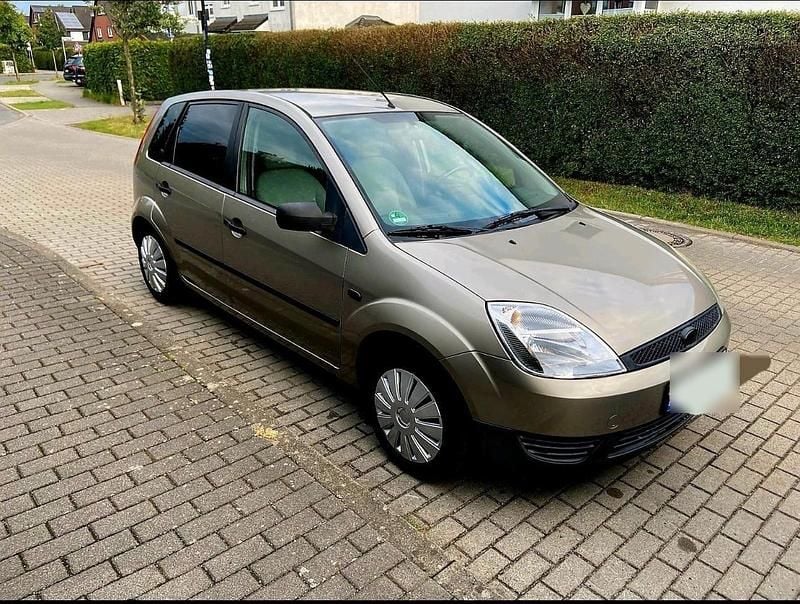 Gebraucht Ford Fiesta 70 PS (51 kW) 2002 Beige Kleinwagen