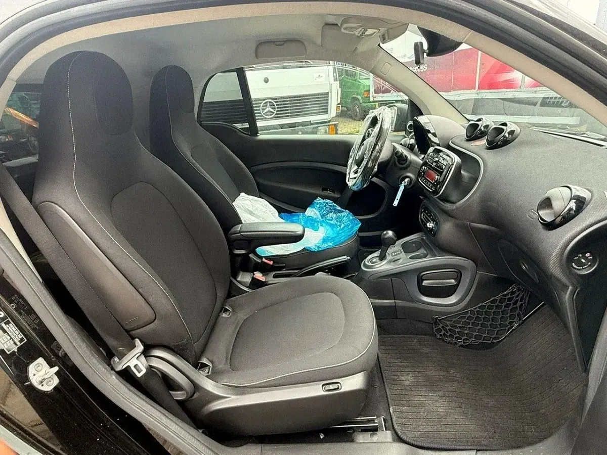 Gebraucht Smart ForTwo Coupé 71 PS (52 kW) 2017 Schwarz Coupé