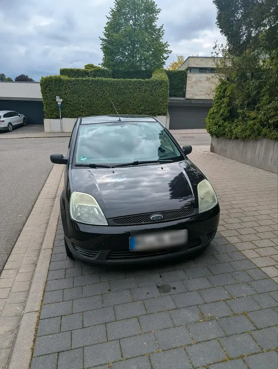 Gebraucht Ford Fiesta 60 PS (44 kW) 2004 Schwarz Kleinwagen
