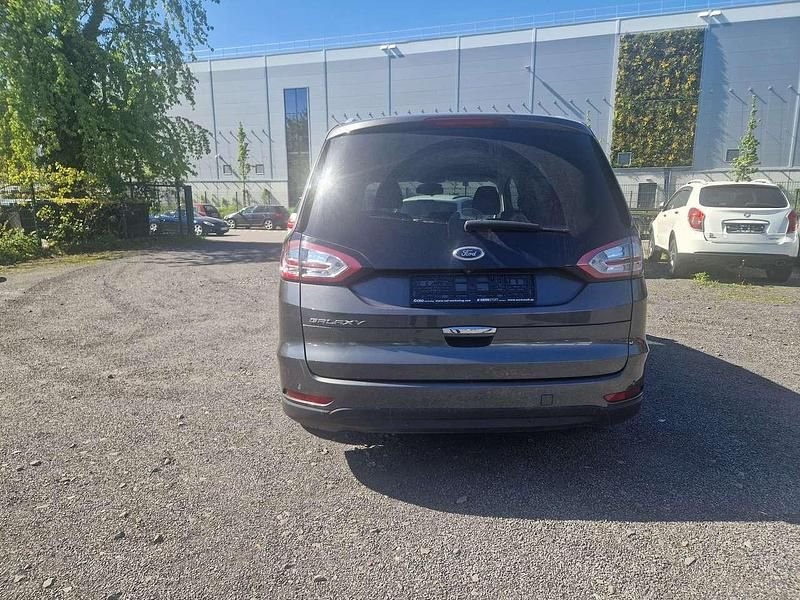 Gebraucht Ford Galaxy Titanium 239 PS (175 kW) 2018 Magneticgrau (metallic) Van / Kleinbus