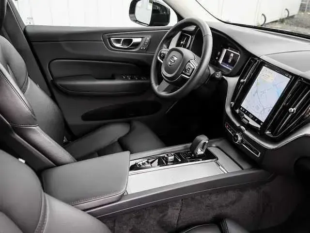 Gebraucht Volvo XC60 145 PS (106 kW) 2023 SUV