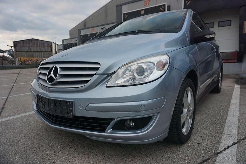 Andere farben Gebraucht 2007 Mercedes B170 Van / Kleinbus | 6.500 € (Fairer Preis) - Bild 1/4