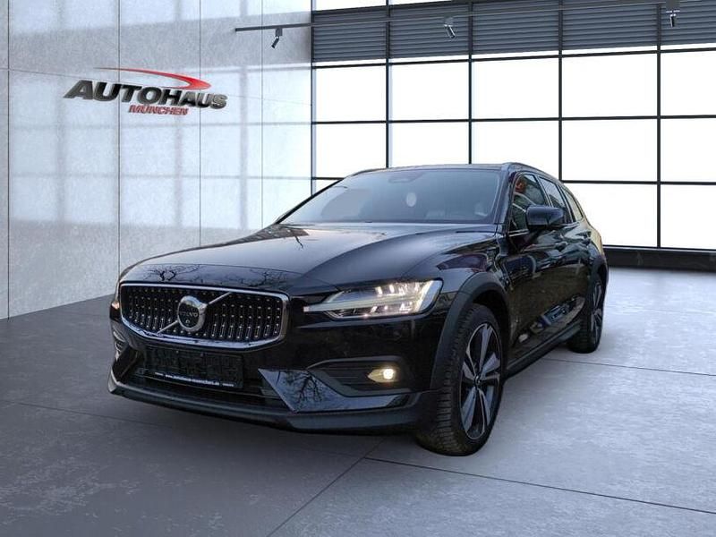 Gebraucht Volvo V60 CC Plus 197 PS (144 kW) 2023 Schwarz Kombi