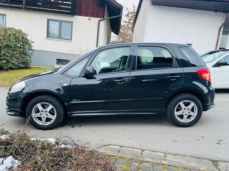 Gebraucht Suzuki SX4 Sport 120 PS (88 kW) 2013 Schwarz Limousine