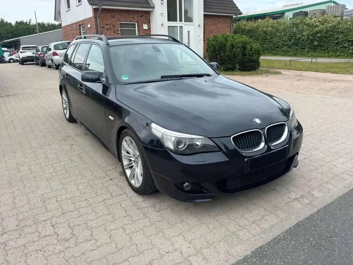 Gebraucht BMW 530 M Sport 218 PS (160 kW) 2005 Blau Kombi