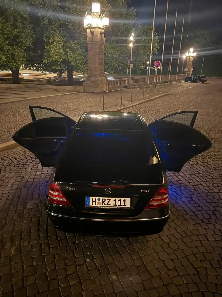 Gebraucht Mercedes C220 245 PS (180 kW) 2007 Schwarz Coupé