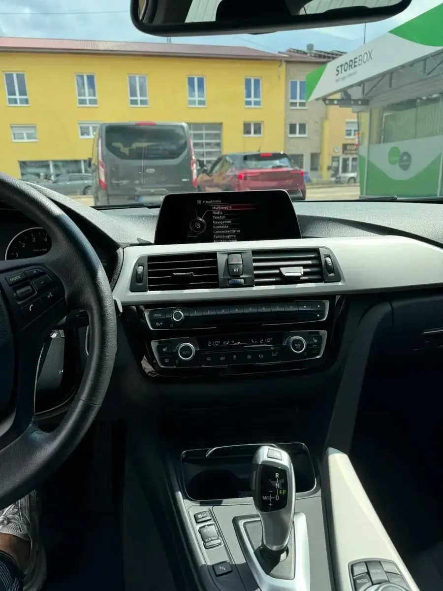 Gebraucht BMW 318 Advantage 136 PS (100 kW) 2017 Grau Limousine